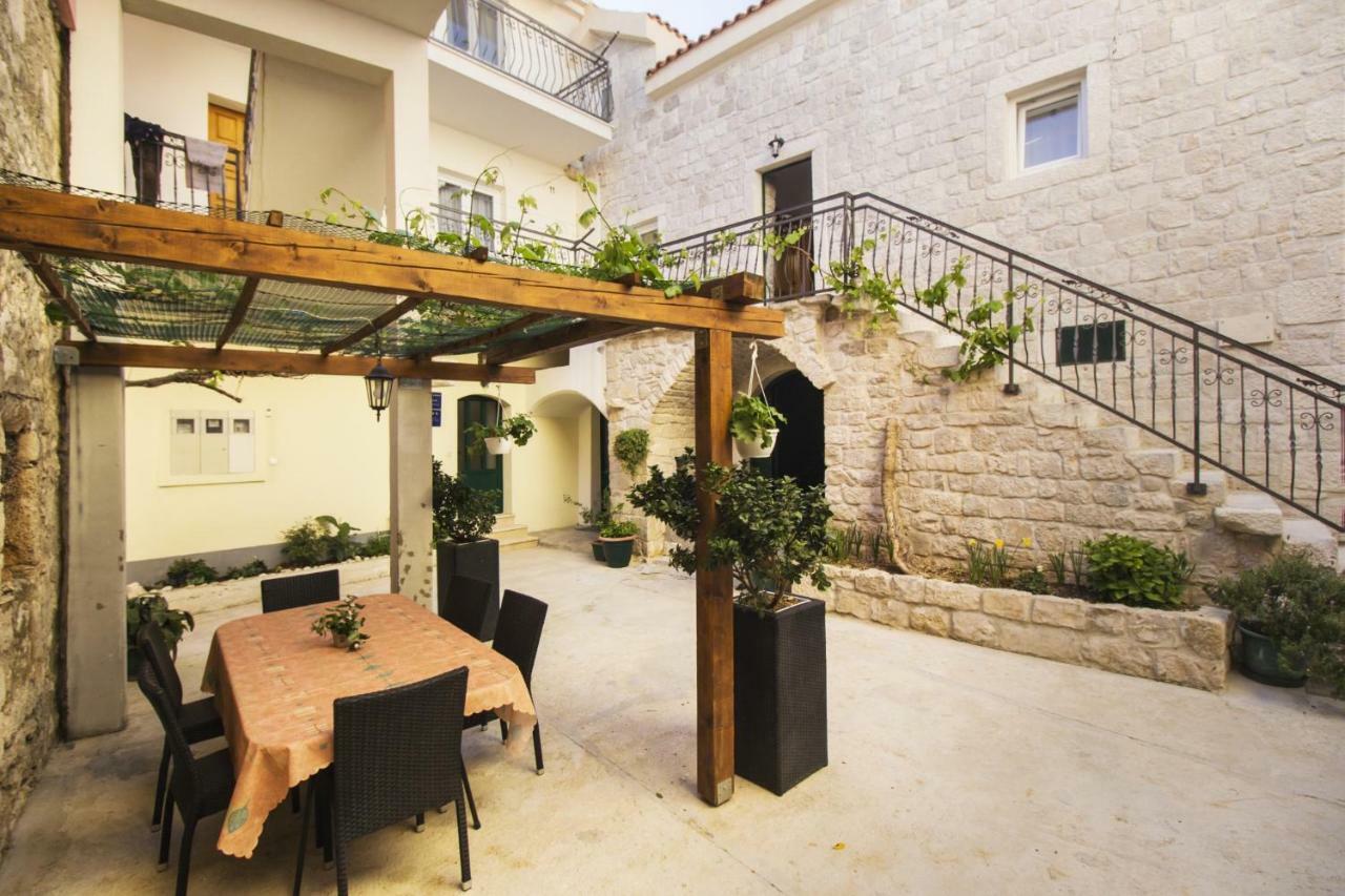 Apartments Dvor - Ap1, Ap2, Ap3 Baska Voda Ngoại thất bức ảnh
