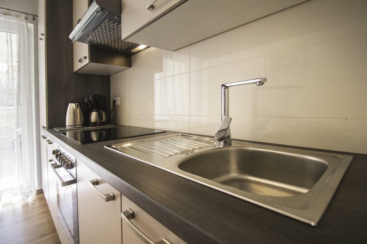Apartments Dvor - Ap1, Ap2, Ap3 Baska Voda Ngoại thất bức ảnh