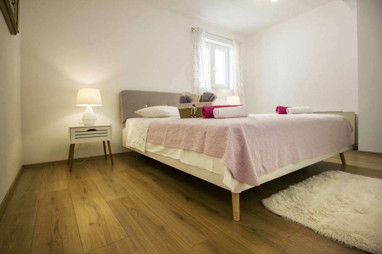 Apartments Dvor - Ap1, Ap2, Ap3 Baska Voda Ngoại thất bức ảnh