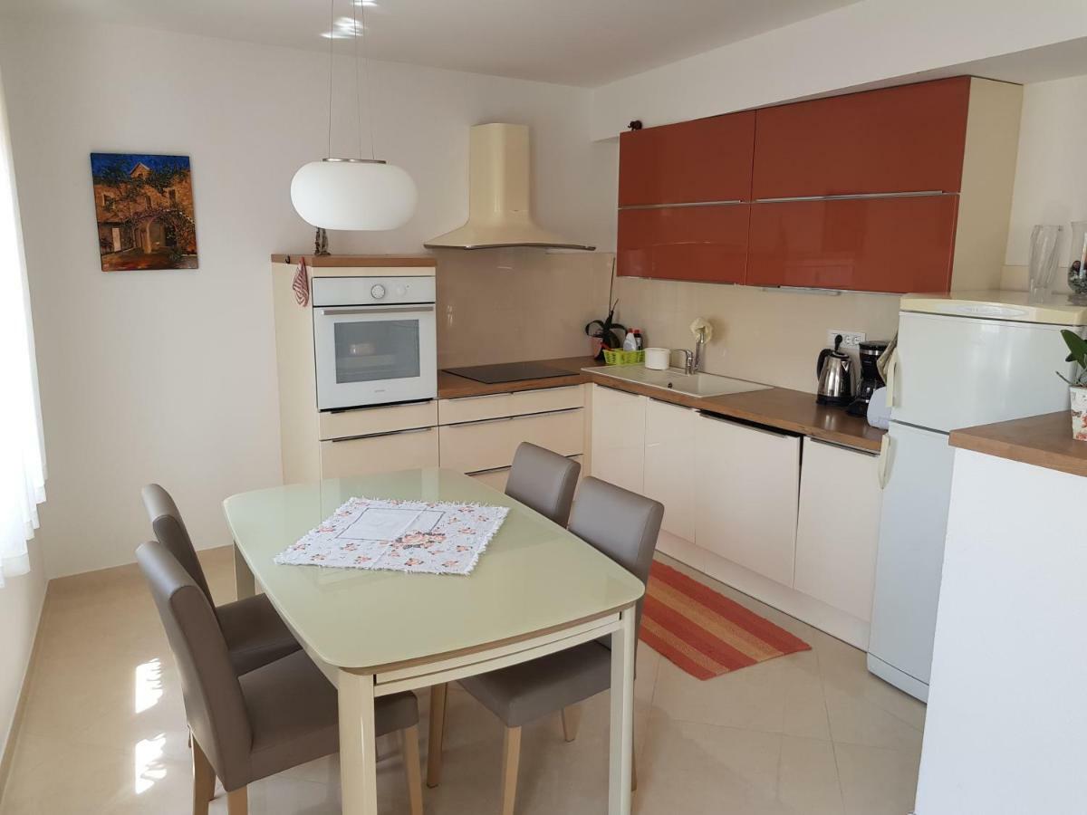 Apartments Dvor - Ap1, Ap2, Ap3 Baska Voda Ngoại thất bức ảnh